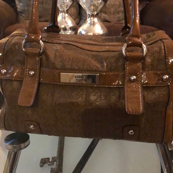 Guess Signature brown bag with patent trim - Picture 1 of 8